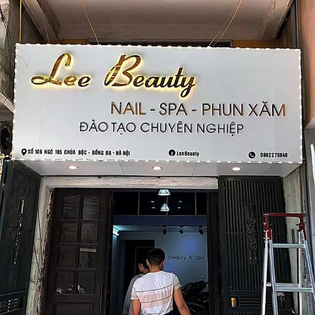 bảng hiệu chữ nổi đẹp có đèn LED thi công ngoài trời