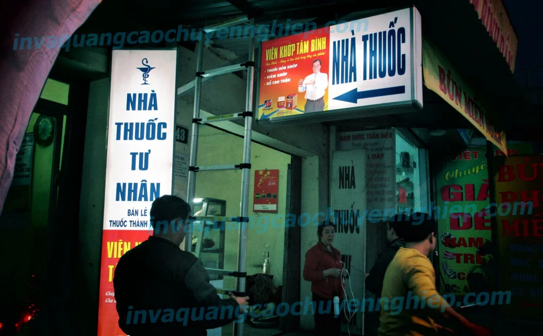 Cấu tạo bảng hiệu hộp đèn hiflex nhà thuốc bảng hiệu hộp đèn hiflex nhà thuốc dùng bạt xuyên sáng