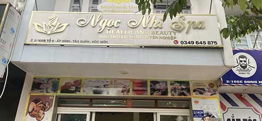 bảng hiệu hộp đèn nail giá hợp lý cho cửa tiệm nhỏ