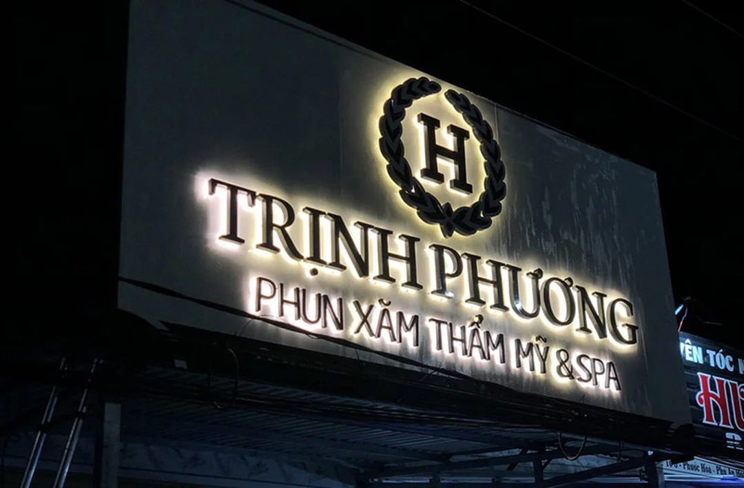 bảng hiệu hộp đèn spa phù hợp mặt tiền nhà phố