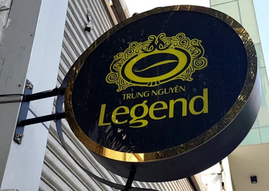 bảng hiệu hộp đèn tròn hút nổi mica cho thương hiệu cà phê