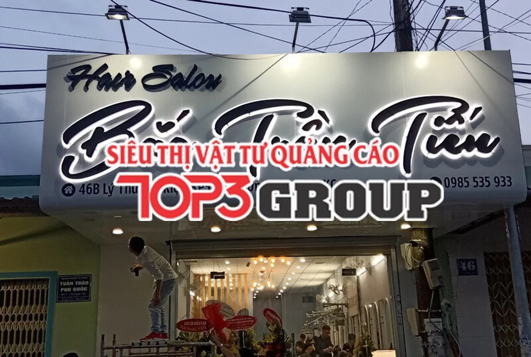 bảng hiệu mica chữ nổi nền alu tại mặt tiền kinh doanh
