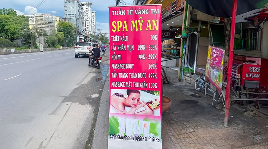 bảng hiệu quảng cáo spa đèn led sáng mặt chữ