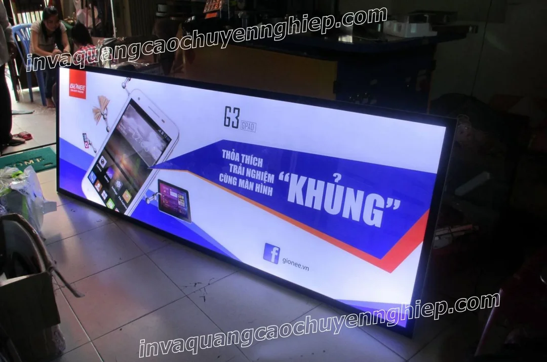 biển hộp đèn siêu mỏng lắp hít dùng cho không gian trưng bày