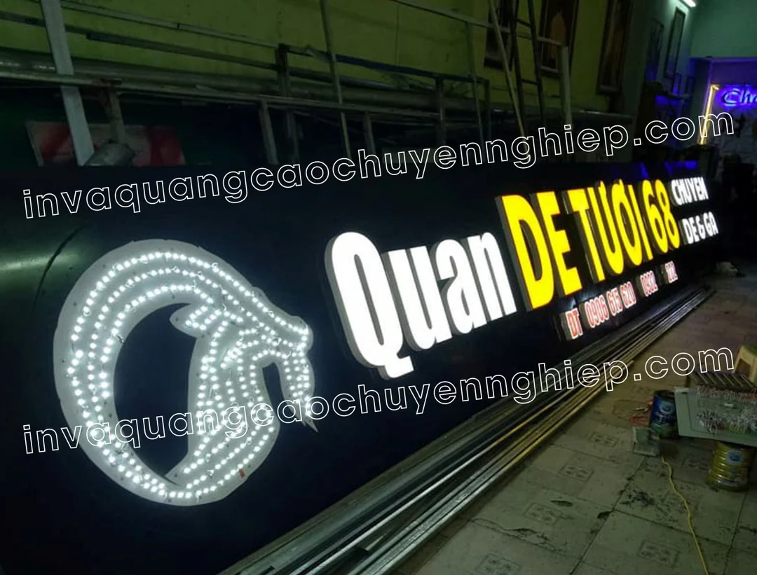 chữ nổi led mica gắn trên nền bảng hiệu alu