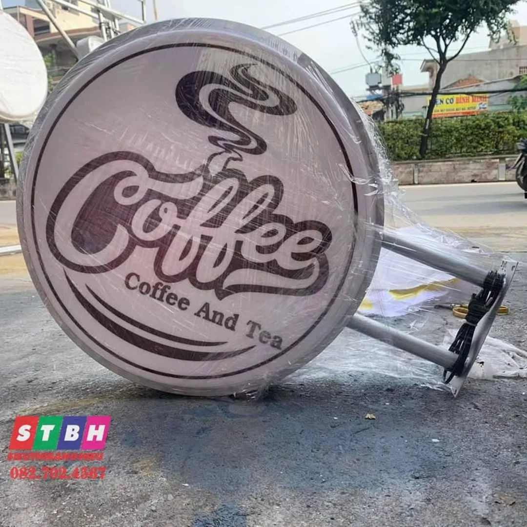 hộp đèn mica đẹp dạng tròn cho quán cafe