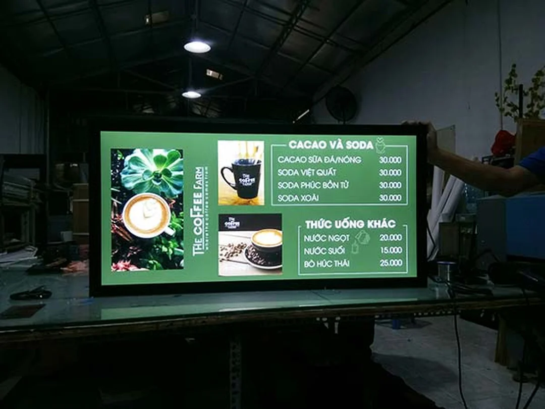 hộp đèn siêu mỏng hoàn thiện cho quán cafe