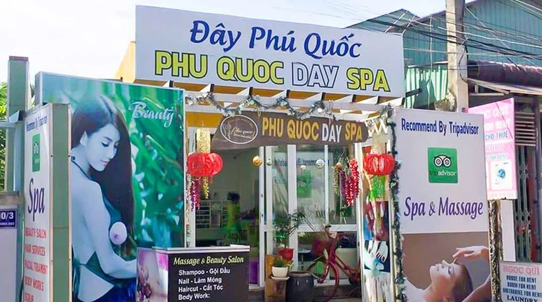 mẫu bảng hiệu hộp đèn spa mặt tiền sang trọng