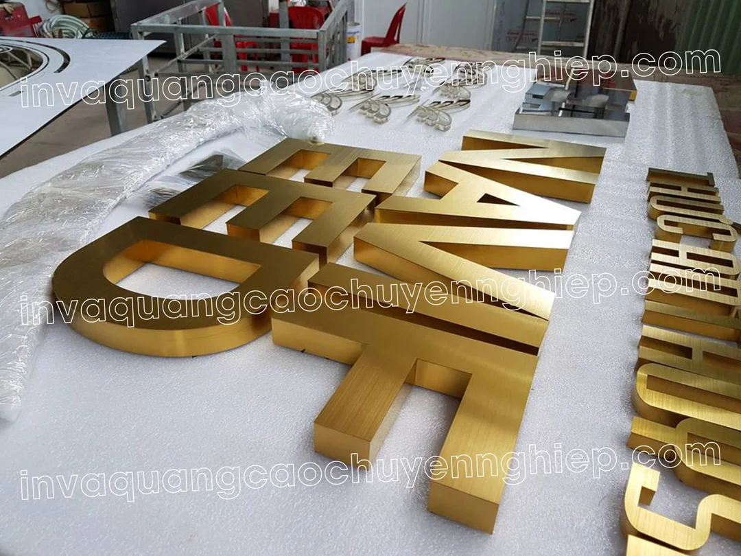 Mẫu gia công chữ nổi inox vàng xước cho bảng hiệu cao cấp