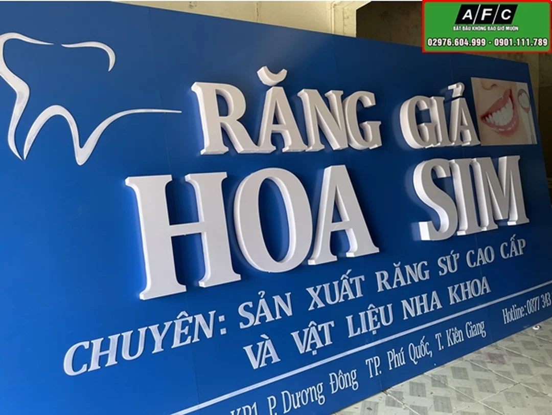 Thi công biển chữ nổi mica nền alu ngoài trời thi công biển chữ nổi mica trên nền alu ngoài trời